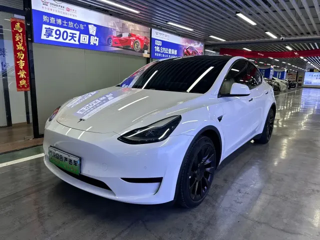 Фотография автомобиля — Tesla Model Y