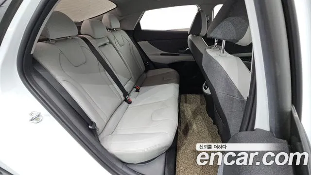 Hyundai Avante CN7 — Фото автомобиля 11