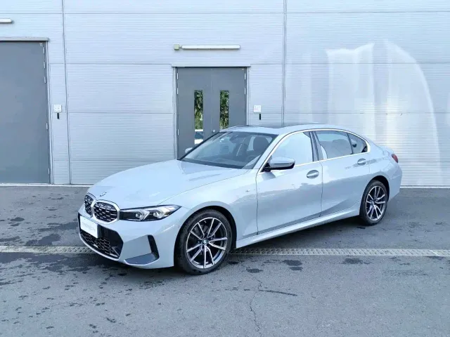 Фотография автомобиля — BMW 3 Series