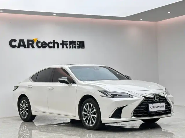 Lexus ES — Фото автомобиля 6