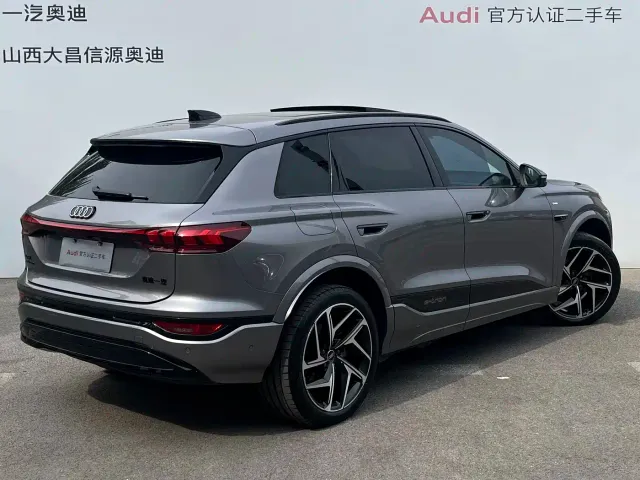 Audi Q6L e-tron — Фото автомобиля 3
