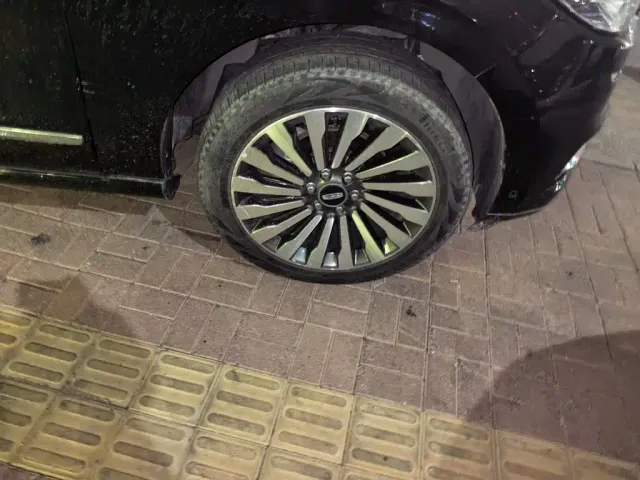 Lincoln Navigator — Фото автомобиля 10