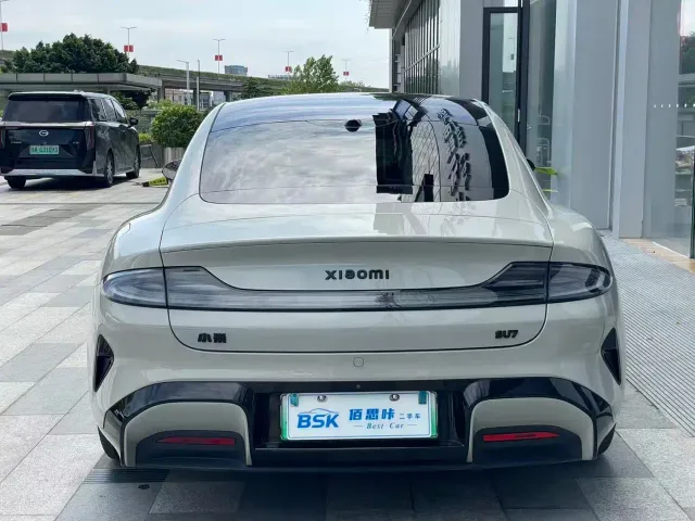 Xiaomi SU7 — Фото автомобиля 8