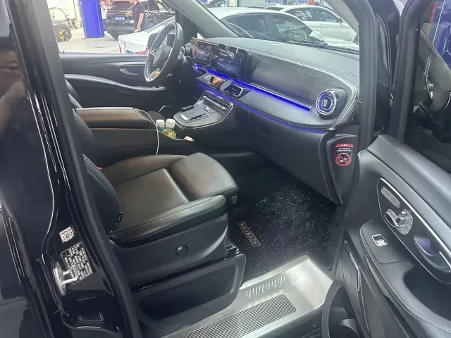 Mercedes-Benz V-Class — Фото автомобиля 9