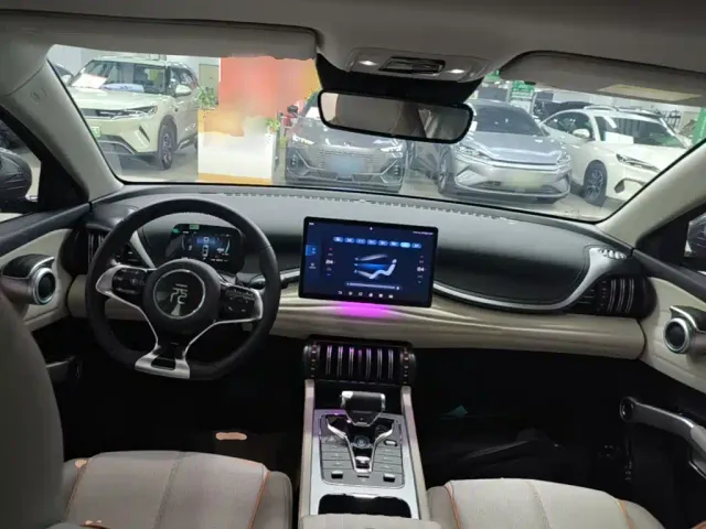 BYD Yuan PLUS — Фото автомобиля 9