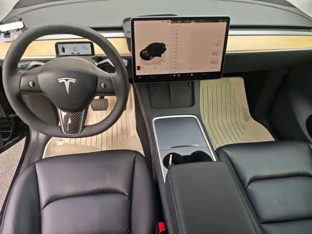 Tesla Model Y — Фото автомобиля 9
