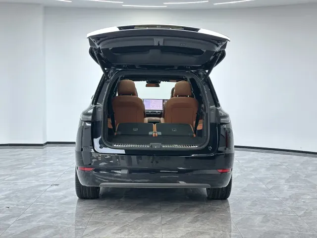 Li Auto L9 — Фото автомобиля 9