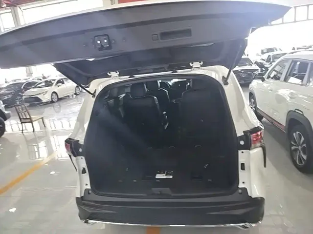 Toyota Granvia — Фото автомобиля 18
