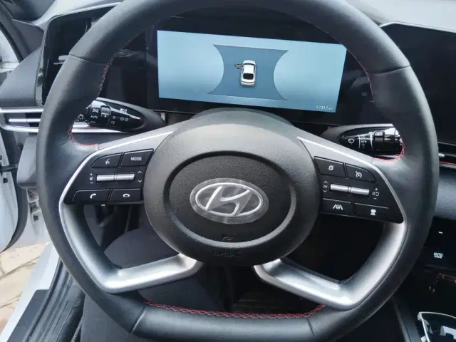 Hyundai Elantra — Фото автомобиля 15