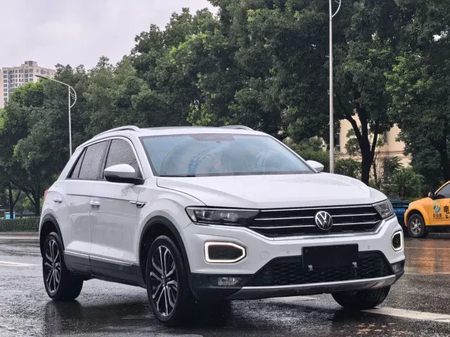 Volkswagen T-Roc — Фото автомобиля 3