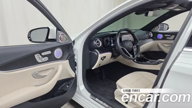 Mercedes-Benz E-Class — Фото автомобиля 8