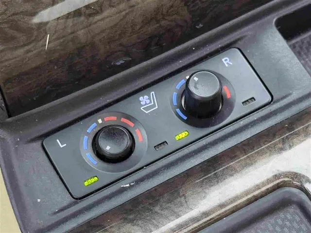 Toyota Vellfire — Фото автомобиля 20