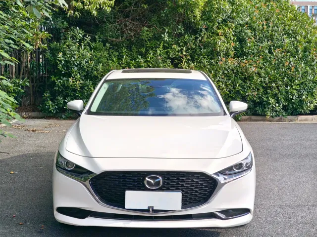 Mazda Axela — Фото автомобиля 2