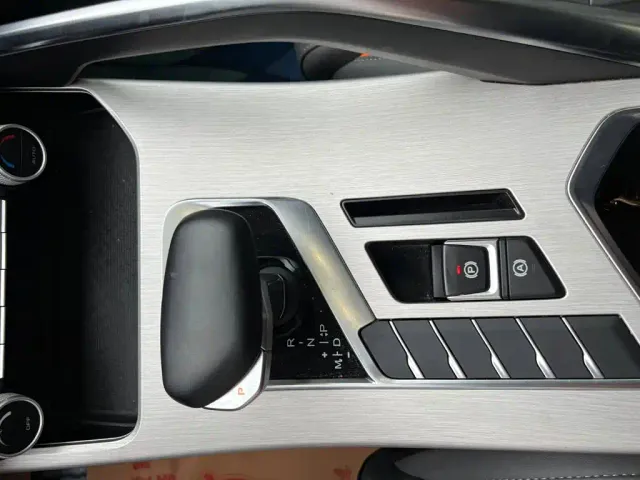 Geely Binyue — Фото автомобиля 11