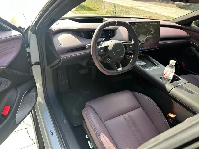 Xiaomi SU7 — Фото автомобиля 7