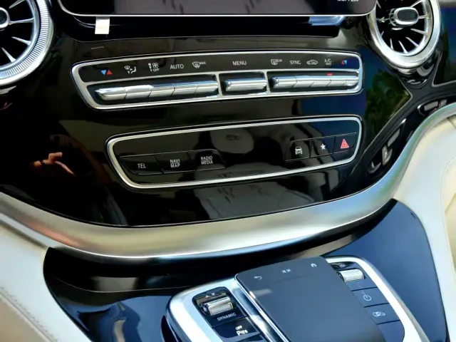 Mercedes-Benz V-Class — Фото автомобиля 13