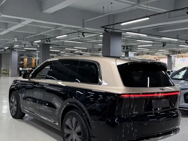 Li Auto L9 — Фото автомобиля 13