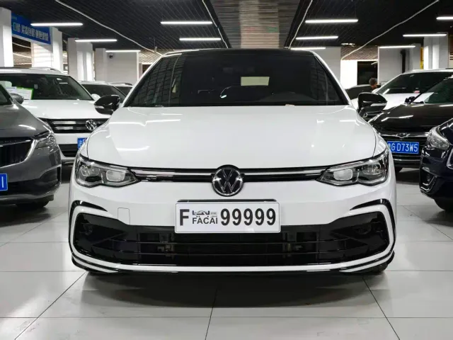 Volkswagen Golf — Фото автомобиля 2