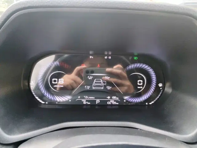 Geely Emgrand — Фото автомобиля 12
