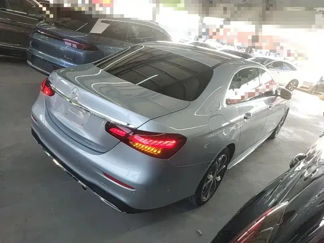 Mercedes-Benz E-Class — Фото автомобиля 6