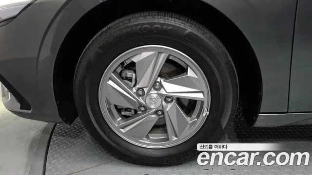 Hyundai Avante — Фото автомобиля 5