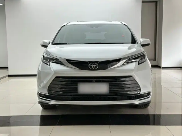 Toyota Toyota Sienna 2026 2.5L Hybrid AWD Exclusive Edition — Фото автомобиля 13
