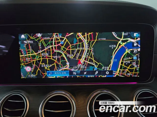 Mercedes-Benz E-Class — Фото автомобиля 16