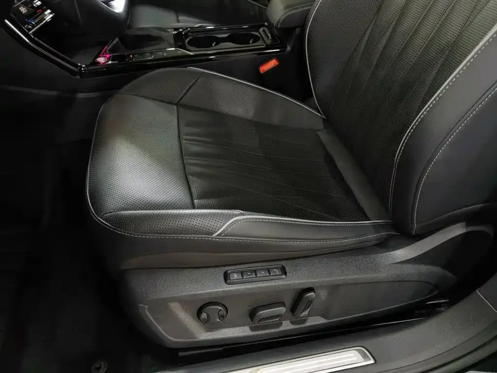 Volkswagen Passat 2022 330TSI Premium Edition — Фото автомобиля 20