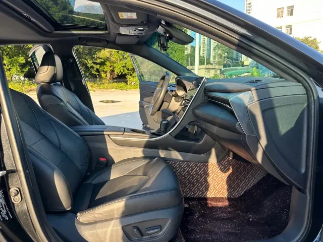 Toyota Avalon — Фото автомобиля 10