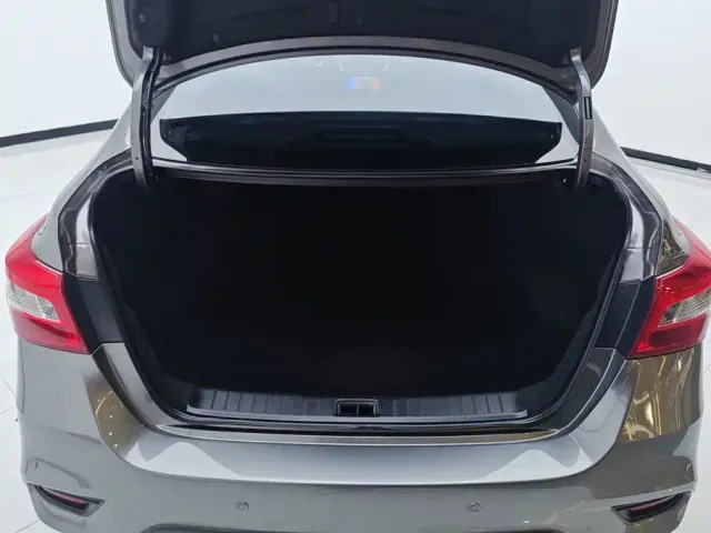 Nissan Sylphy — Фото автомобиля 4