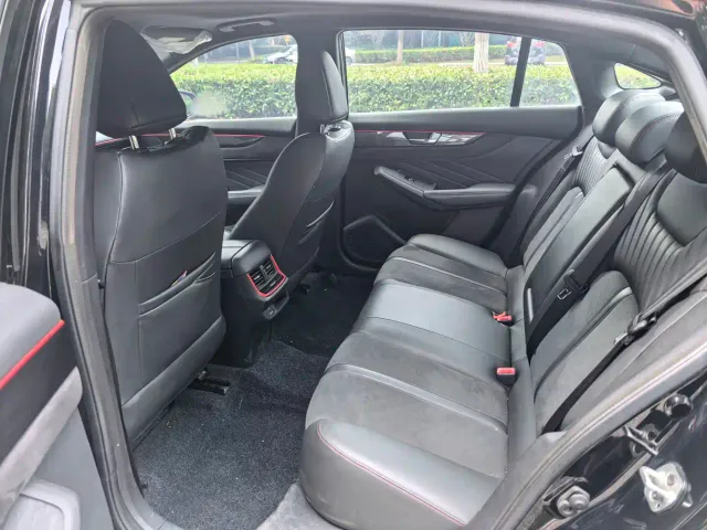 Dongfeng Yixuan MAX — Фото автомобиля 6