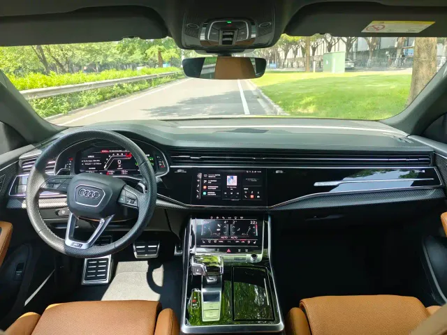 Audi RS Q8 — Фото автомобиля 11