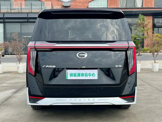 GAC Trumpchi E9 — Фото автомобиля 28