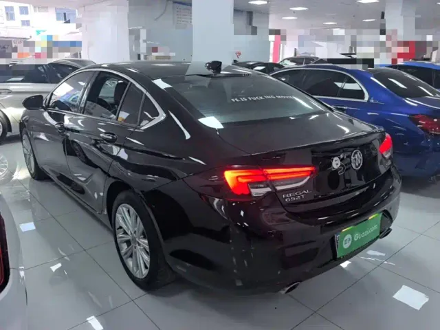 Buick Regal — Фото автомобиля 4