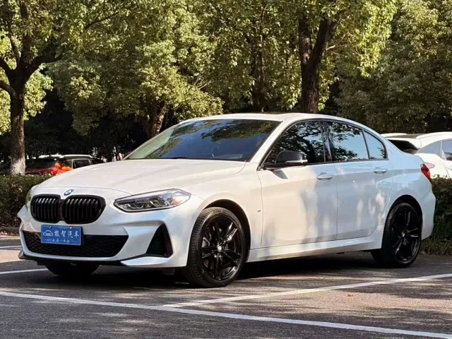 Фотография автомобиля — BMW 1 Series