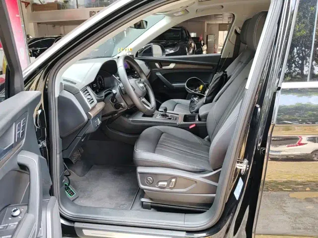 Audi Q5L — Фото автомобиля 14