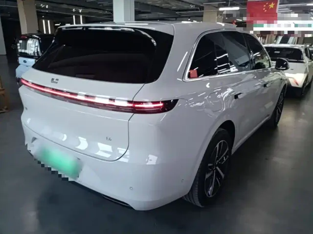 Li Auto L6 — Фото автомобиля 6