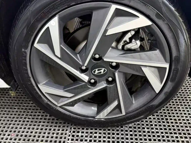 Hyundai Elantra — Фото автомобиля 19