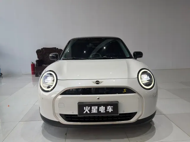 MINI Cooper — Фото автомобиля 2