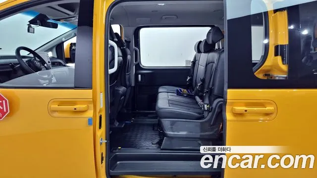 Hyundai Staria Staria L3.5 Школьный автобус — Фото автомобиля 12