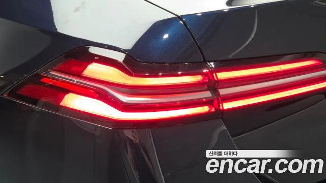 BMW 5-Series — Фото автомобиля 22
