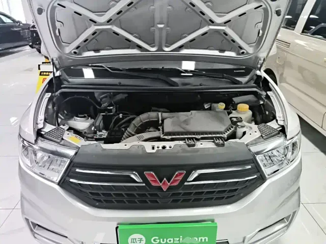 Wuling Hongguang V — Фото автомобиля 15