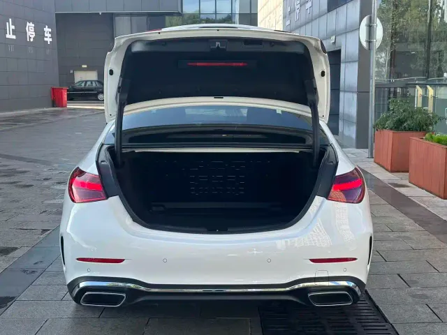 Mercedes-Benz C-Class — Фото автомобиля 21