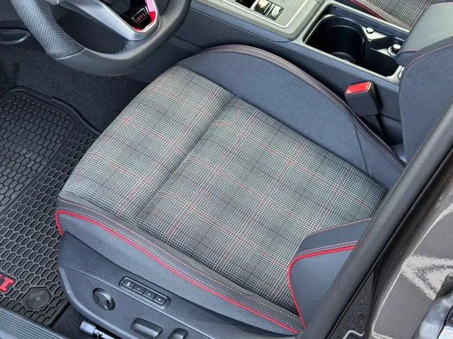 Volkswagen Golf GTI — Фото автомобиля 7