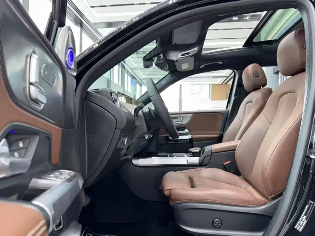 Mercedes-Benz GLB-Class — Фото автомобиля 3