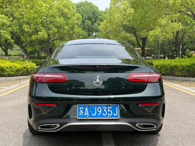 Mercedes-Benz E-Class — Фото автомобиля 18