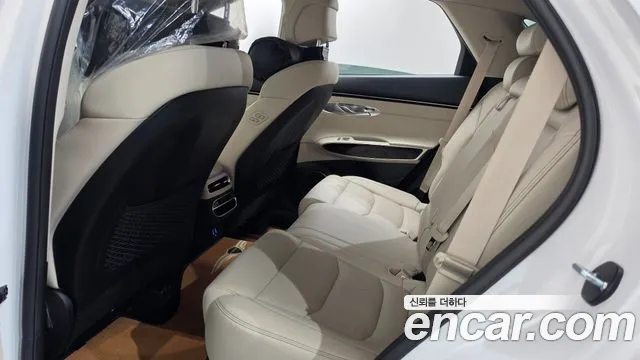 Genesis GV70 — Фото автомобиля 25