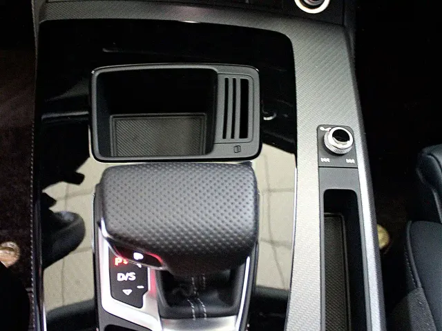 Audi Audi Q5L 2024 Model 40 TFSI Luxury Dynamic — Фото автомобиля 12