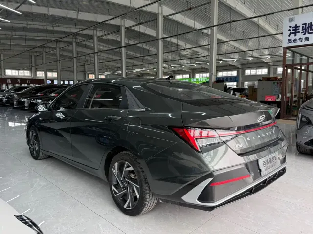 Hyundai Elantra — Фото автомобиля 7