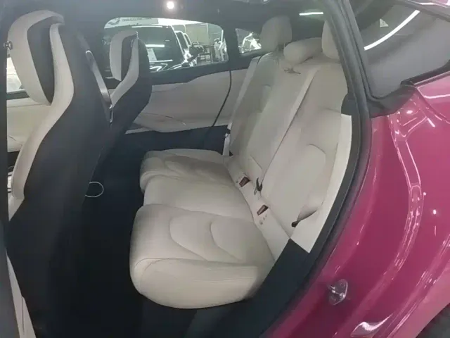 Xiaomi SU7 — Фото автомобиля 16